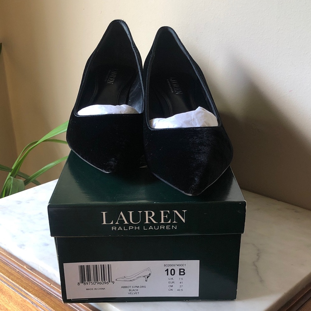 Lauren Ralph Lauren Black Velvet Kitten Heel Pumps - Picture 2 of 6